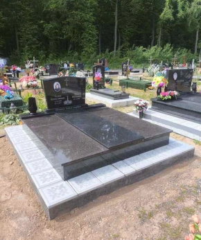 Памятник двойной 113